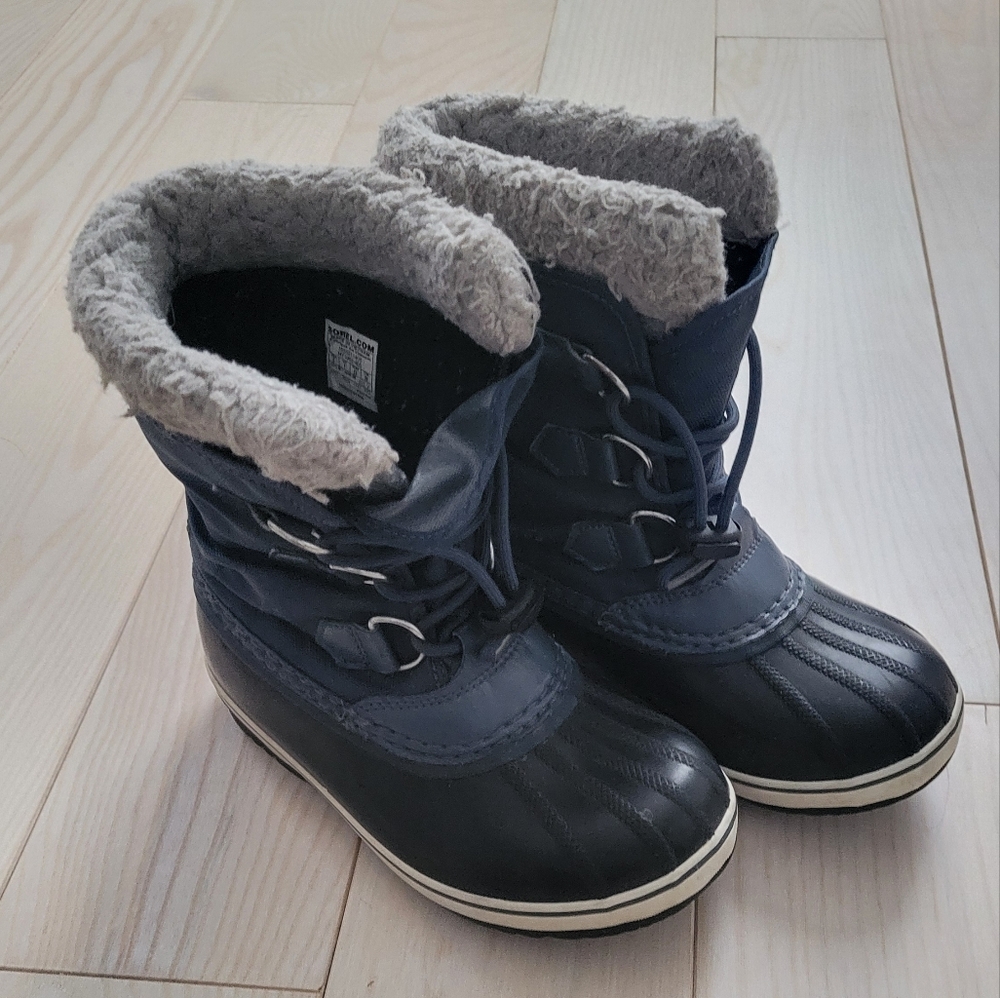 Boys Sorel Snowboots - size 2 Big Kid